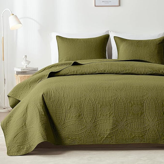 akkialla King/Cal King Quilt Set,Olive Green Lightweight Bedspread with Coin Pattern, Soft Microfiber Coverlet for All Seasons, Breathable and Skin-Friendly Fabric (1 Quilt, 2 Pillow Shams)