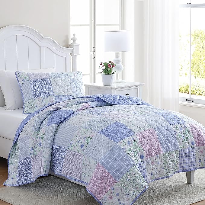 Laura Ashley Kids - Full Quilt Set, Soft & Cozy Toddler Bedding Set with Matchin Shams, Whimsical Bedroom Decor, Ideal Girl Room Essentials (Parker Patchwork Purple, Full)
