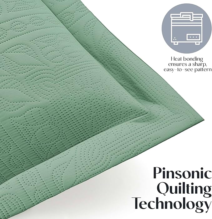 Hearth & Harbor Twin Quilt Set – All-Season Lightweight Bedspread & Coverlet with Pinsonic Weave - 5 Piece Twin Quilt Set with Pillow Shams, Sage Green - Twin Grid