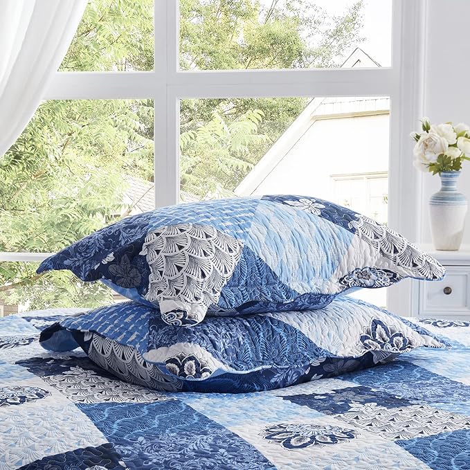 King Size Quilt Set 3 Pieces Lightweight Reversible Bedspread-98''x106'' Soft Patchwork Floral Coverlet Luxurious Warm Microfiber Bed Cover All Seasons Blue Bedding Set(1 Quilt,2 Pillow Shams)