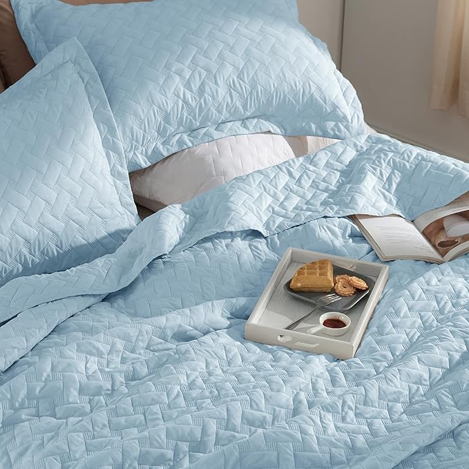 Bedsure Quilts King Size - Lightweight Bedspreads King Size with Basket Weave Pattern, Soft Quilt Bedding, Sky Blue Comforter Coverlet for All Seasons (106" x 96")