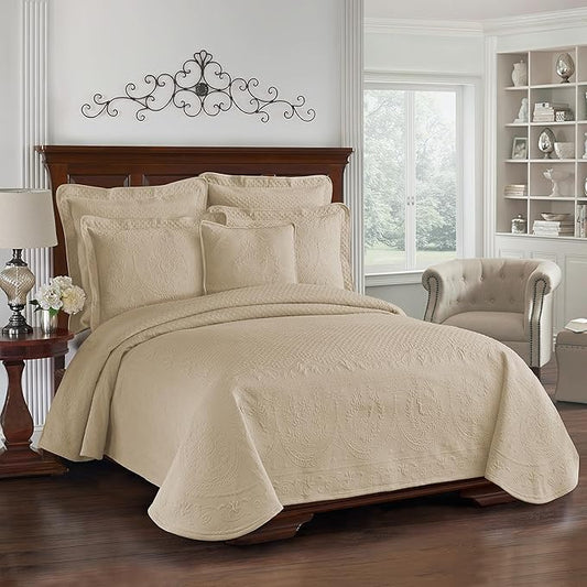 King Charles Modern Farmhouse Floral Matelasse Coverlet, Full/Queen, Birch