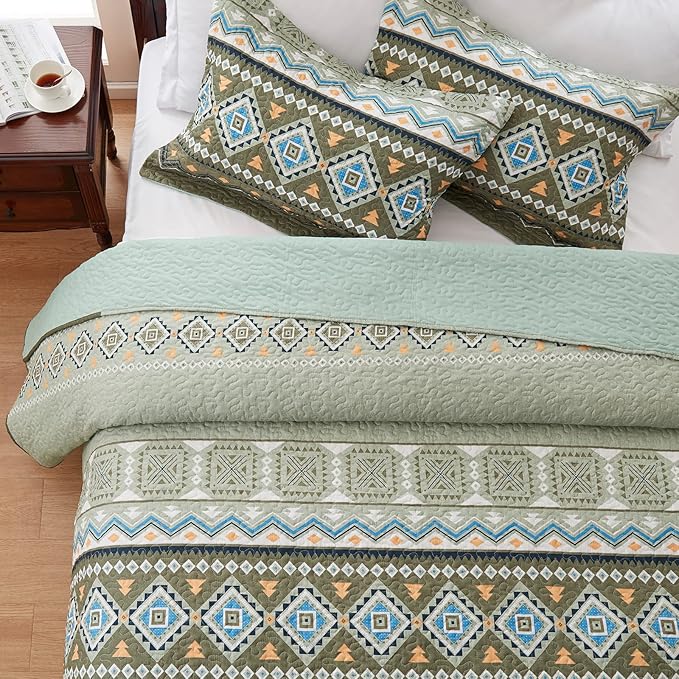 LEAONME Quilt Set King Size 3 Piece Bedspread Coverlet Lightweight Comforter Microfiber Bedding Set All Season Oversized 98x106 Inch Bed Cover Bohemian Patchwork Olive Green(1 Quilt, 2 Pillow Shams)