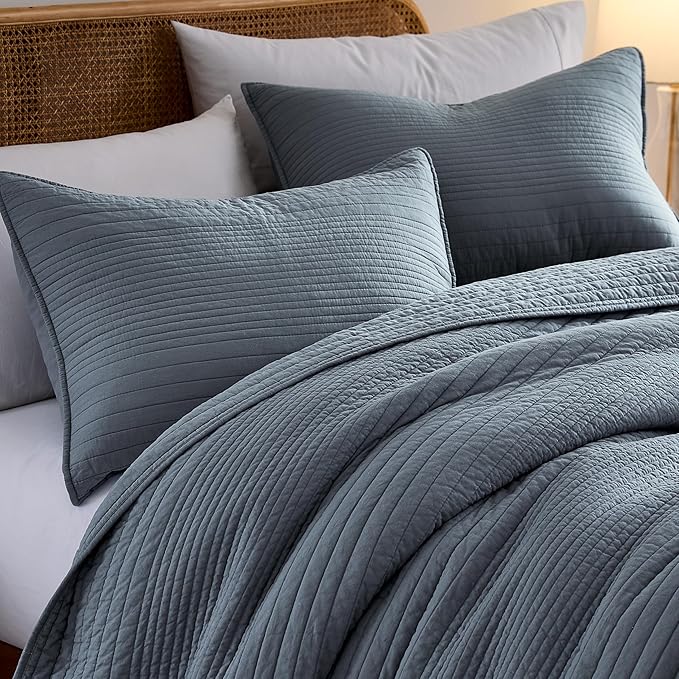 palassio Striped Blue Grey 100% Cotton Quilt King Size Bedding Sets, Lightweight Crinkly Channel Pick Stitch Textured Bedspread Soft Shabby Chic Farmhouse Country Coverlet for All Season, 2 Shams