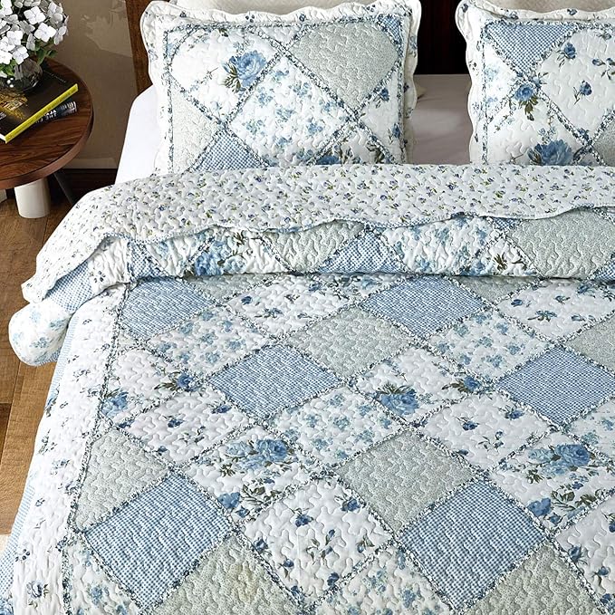 VIVILINEN Blue Floral Patchwork Quilt Set, Full Queen Size, 3 Piece Bedding Set with 2 Pillowcases | Blue Patchwork Quilt, Queen Size Bedspread, Reversible Quilt Set, Floral Quilt Set, Patchwork Quilt Set, Queen Comforter Set