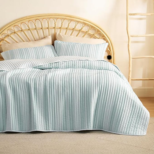 Bedsure Striped Quilt King Size - Reversible Aqua King Quilt Bedding, Lightweight Bedspread, Soft Microfiber Coverlet for All Seasons (106"x96")