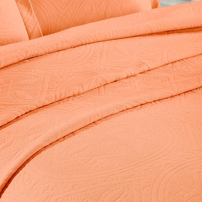 Superior 2 Piece Celtic Circles Cotton Bedspread Set, Decorative Bed Spread, Home Bed Decor, 1 Pillow Sham, Medium Weight Blanket, Matelasse Coverlet Bedding, Wedding Ring Design, King, Salmon