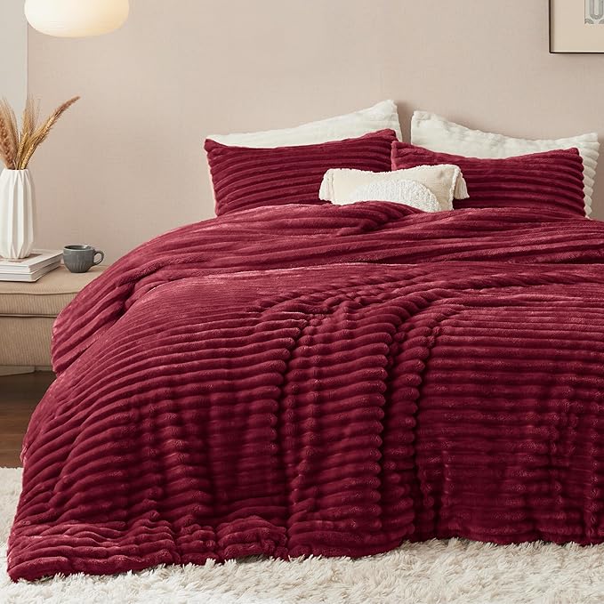 Bedsure Comforter Full Size - GentleSoft™ 3 Pieces Fluffy Double-Side Fleece Comforter Set, Cozy Striped Room Decor Aesthetic, Luxury Red Full Size Bedding with 2 Pillowcases, 82x86 Inches