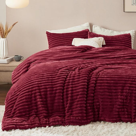 Bedsure Comforter Full Size - GentleSoft™ 3 Pieces Fluffy Double-Side Fleece Comforter Set, Cozy Striped Room Decor Aesthetic, Luxury Red Full Size Bedding with 2 Pillowcases, 82x86 Inches