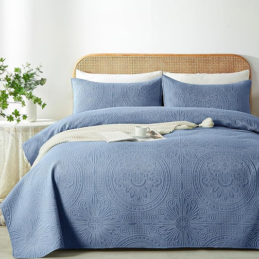 WURUIBO King/Cal King Quilt Set Bluish Grey,Ultrasonic Embossed Bedspread, Lightweight Microfiber Coverlet, Modern Thin Bedding Set for All Season, 3 Piece(1 Quilt,2 Pillow Shams)