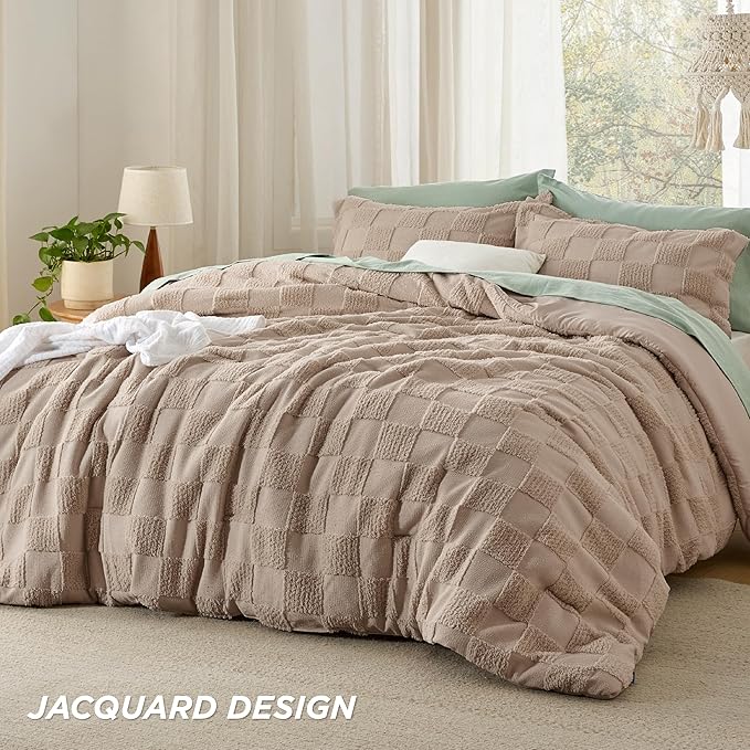 Bedsure Queen Size Comforter Set Khaki, Boho Tufted Bed Set, Checkered Farmhouse Shabby Chic Bedding, 3 Pieces, 1 Plaid Geometric Comforter and 2 Pillow Shams