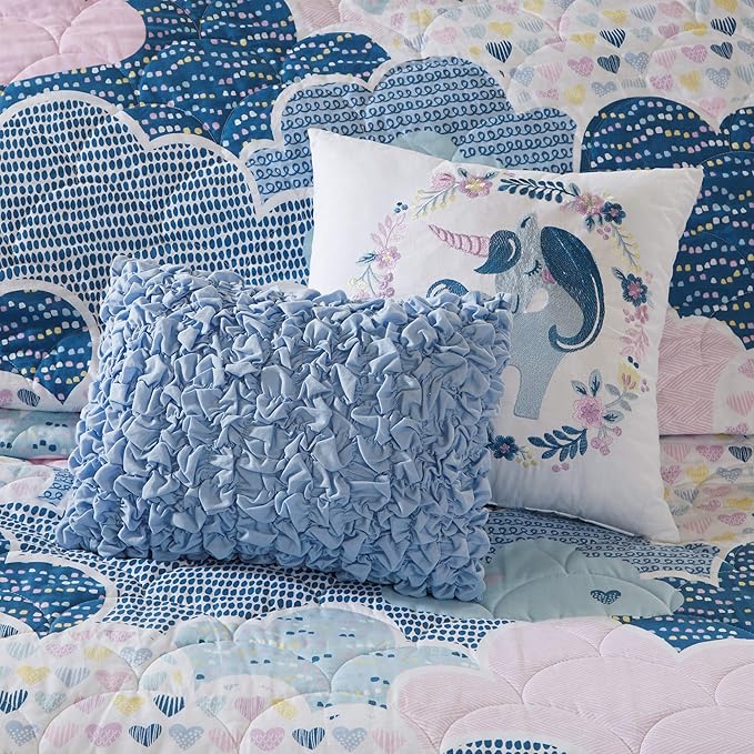 Intelligent Design Kids Reversible Cotton Quilt Set - Vibrant Fun, Playful Print, All Season Children Bedding Coverlet Bedspread, Decorative Pillow, Bedroom Décor, Full/Queen, Cloud Blue 5 Piece