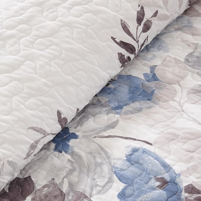 Madison Park Luna Quilt Modern Classic Design All Season, Breathable Coverlet Lightweight Bedding Set, Matching Shams, Decorative Pillow, King/Cal King(104"x94"), Floral Blue 6 Piece