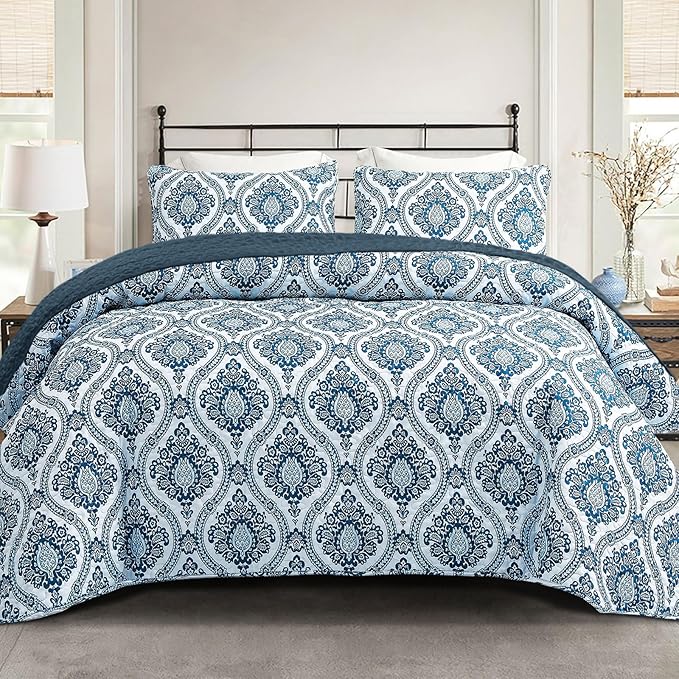 Exclusivo Mezcla Reversible Boho Quilts Queen Size, Blue Bedspreads Lightweight Coverlet All Season Damask Quilt Bedding Set with Printed Floral Pattern (1 Quilt, 2 Pillow Shams)