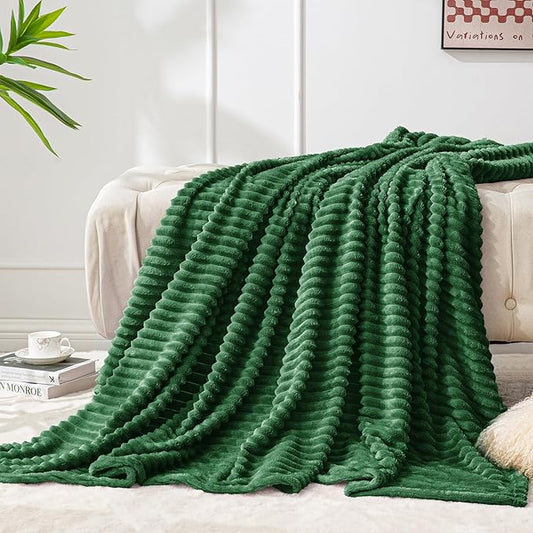 BEDELITE Fleece Blanket Twin Size – 3D Ribbed Jacquard Soft and Warm Decorative Fuzzy Blankets – Cozy, Fluffy, Plush Lightweight Throw Blankets for Couch, Bed, Sofa(Green, 60x80 inches)