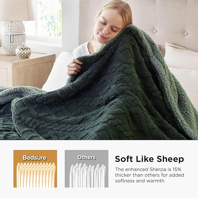 Bedsure Gentlesoft Sherpa King Size Blanket for Bed- Fleece Fluffy & Cozy Cable Jacquard Tufted for Women Gift, Thick and Warm Christmas Blanket for Winter, Dark Green, 108x90 Inches