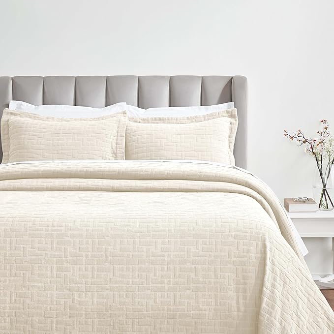 Superior 3 Piece Cotton Bedspread and Sham Set, Home Bed Decor, Decorative Bed Spread, 2 Pillow Shams, Medium Weight, Geometric Matelasse Coverlet, Bedding Essentials, Madrid Collection, King, Ivory