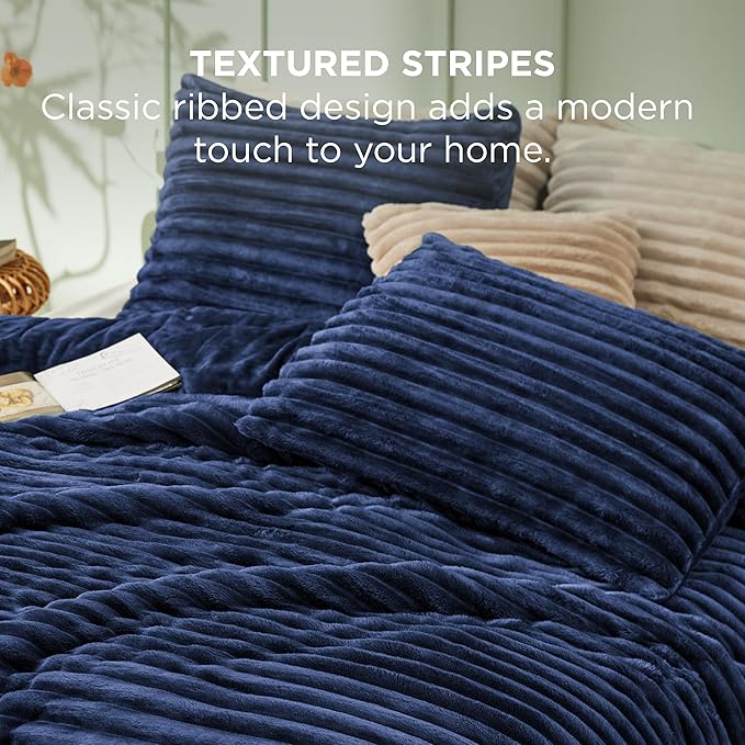 Bedsure Queen Comforter Set - GentleSoft™ 3 Pieces Fluffy Double-Side Fleece Comforter Set, Cozy Striped Room Decor Aesthetic, Luxury Navy Bedding Queen Size with 2 Pillowcases, 90x90 Inches