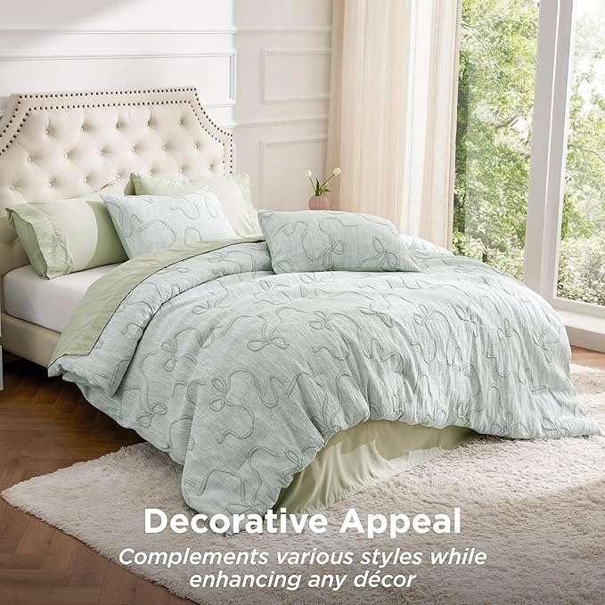 Bedsure Queen Comforter Set, GentleSoft™ 3 Pieces Bow Cute Bedding Green Room Decor Aesthetic, Queen Bedding Sets Gifts for Her Women, 1 Bed Green Comforter, 2 Pillow Shams, 90x90 Inches
