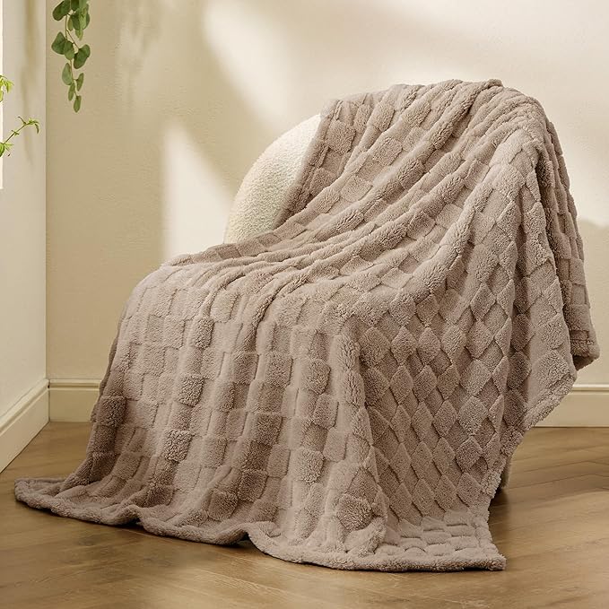Bedsure GentleSoft Light Brown Twin XL Blanket for Bed - Super Soft Cozy Fleece Blankets for Women, Cute Throws for Girls, Dorm Room Essentials for Girls Teens Back to School, 66x90 Inches