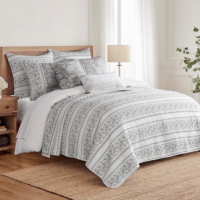 Levtex Home Adare Grey Reversible Full/Queen Quilt Set (88x92in) with 2 Pillow Shams (26x20in) - Floral Bedding - Grey White - Cotton Full/Queen Size Quilt Bedding Set - Lightweight, Soft, Pre-Washed