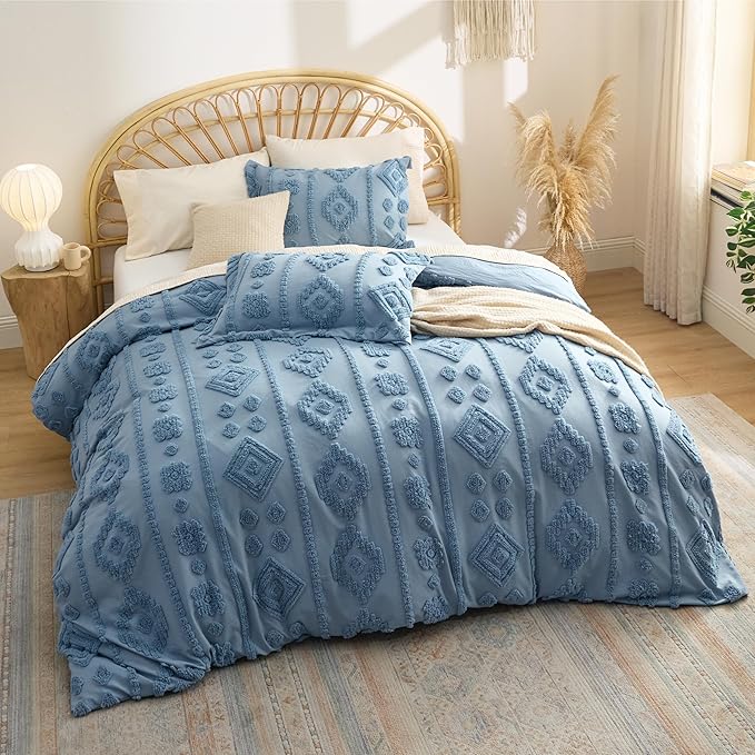 Bedsure Boho Tufted Blue Comforter King Size, GentleSoft™ 3 Pieces Boho Farmhouse Decor Bedding, Exquisite Shabby Chic Bedding for All Seasons, 1 Bed Comforter, 2 Pillow Shams, 104x90 Inches