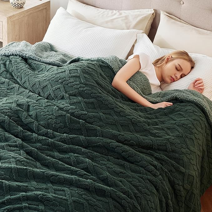 Bedsure Gentlesoft Sherpa King Size Blanket for Bed- Fleece Fluffy & Cozy Cable Jacquard Tufted for Women Gift, Thick and Warm Christmas Blanket for Winter, Dark Green, 108x90 Inches