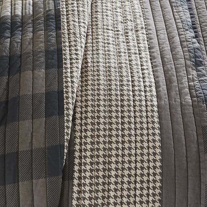 Woolrich Reversible Quilt Set - Cottage Styling Reversed to Solid Color, All Season Lightweight Coverlet, Cozy Bedding Layer, Matching Shams, Oversized King/Cal King, Winter Plains Stripes Taupe