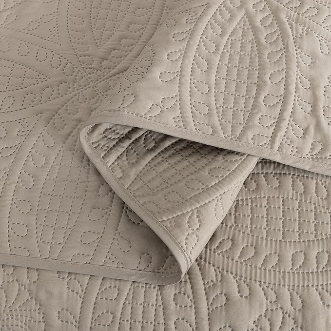 Chezmoi Collection Austin 3-Piece Oversized Bedspread Coverlet Set (Queen, Khaki)